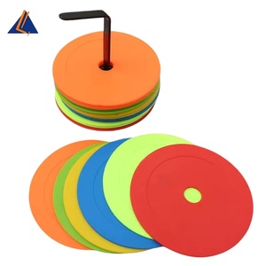 Cônes d'entraînement <span class=keywords><strong>de</strong></span> <span class=keywords><strong>football</strong></span> en PE colorés, design antidérapant, exercices d'agilité, écologiques, durables, équipement sportif extérieur pour l'école - Product Image 1
