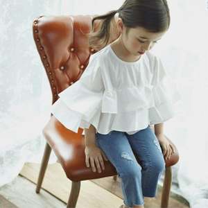 Hermosa Camiseta de Manga Larga para Niñas con Volantes de Encaje Blanco - Product Image 2