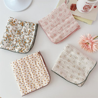 Serviette carrée en gaze florale coréenne de qualité supérieure en pur coton à séchage rapide pour bébé, idéale comme bavoir ou mouchoir mignon pour le visage des enfants