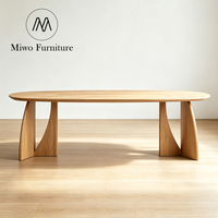Table à manger ovale contemporaine nordique en chêne pour 6 à 8 personnes, ensemble table et chaises pour villa et maison d'hôtes, mobilier nordique