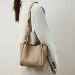New Design Leather Ladies <b>Large</b> Capacity Shoulder <b>Bags</b> Women Crossbody Handbags Vintage Genuine Leather Tote <b>Bag</b> for Women - Product Image 6