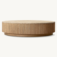 Table basse ovale en marbre naturel chêne clair de qualité supérieure, base cannelée moderne et organique, table centrale artisanale pour salon et villa