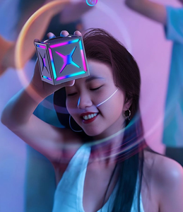 RGB Dazzle <span class=keywords><strong>X</strong></span> Ma Thuật Cube Âm Thanh Loa Màu Đen Samurai <span class=keywords><strong>Mini</strong></span> Ngoài Trời BT Không Dây Chàng Trai FM Loa - Product Image 3