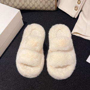 Pantoufles en fourrure pour femmes avec logo personnalisé Vente en gros en usine 2 sangles Claquettes en fourrure douce et chaude Chausson plat à fourrure moins cher pour la maison - Product Image 2