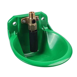 Ciotola di plastica verde acqua di capra con valvola di rame per bevitore di animali del bestiame - Product Image 1