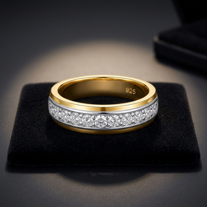 Bague de mariage pour homme en moissanite sertie clos, en argent sterling 925 plaqué or jaune 14K, 1 carat, couleur D, clarté VVS1, taille brillant, de laboratoire - Product Image 3