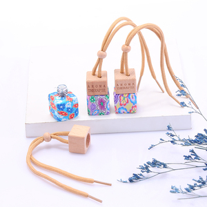 Venta al por mayor de fábrica Perfume de coche OEM/ODM <span class=keywords><strong>Logo</strong></span> & 100 + opciones de aroma <span class=keywords><strong>Mini</strong></span> ambientador de lujo para decoración de vehículos y aromaterapia - Product Image 1