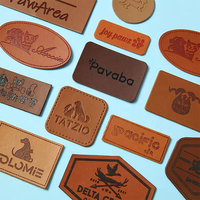 Étiquettes en cuir gravées au laser avec logo personnalisé en gros, patchs en PU durables à coudre, étiquettes en similicuir de qualité supérieure pour harnais et laisse pour animaux de compagnie