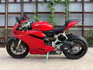 <span class=keywords><strong>Ducati</strong></span> <span class=keywords><strong>1299S</strong></span> Panigale - Moto Deportiva Hiperdeportiva V-Twin de 1285cc para Pista y Calle - Product Image 4