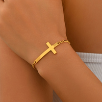 Bracelet chaîne minimaliste tendance en acier inoxydable plaqué or, à maillons plats et croisés, pour le quotidien ou comme cadeau