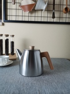 1.2 L <strong>Double</strong>-<strong>Walled</strong> <strong>Stainless</strong> <strong>Steel</strong> Tea Pot with Wooden Handle Heat Resistant and Infuser Metal <strong>Teapot</strong>