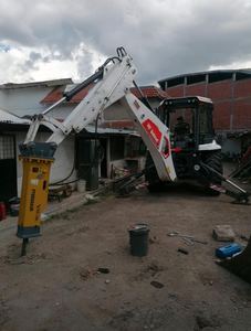 פטיש הידראולי YLB680 למחפר, פטיש הידראולי לשבירת בטון וסלעים F6, אזמל Sb40 68 מ\\\"מ עבור מחפרי 3cx 4cx 580 - Product Image 4