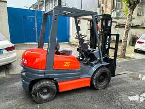 Montacargas Diésel de 2.5 Toneladas a Precio Competitivo, Montacargas TOYOTA Usado de Combustión Interna en Venta - Product Image 3