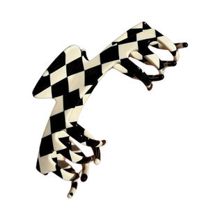 Pince à cheveux créative Y&Y 11 cm noire et blanche en forme de casquette de baseball avec pince en acétate, accessoire capillaire unisexe personnalisé en strass - Product Image 2