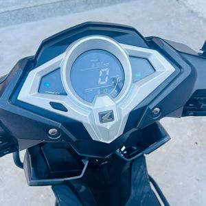 Honda <span class=keywords><strong>Rebel</strong></span> <span class=keywords><strong>125</strong></span> d'occasion, <span class=keywords><strong>125</strong></span> cm³, fabriquée en 2020, plus de 8 000 km au compteur, freins CBS, démarrage sans clé, économique en carburant et durable - Product Image 5