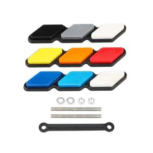 Vente directe d'usine d'accessoires extérieurs neufs pour les camionnettes Toyota Tacoma et 4Runner, y compris des emblèmes de calandre tricolores - Product Image 1