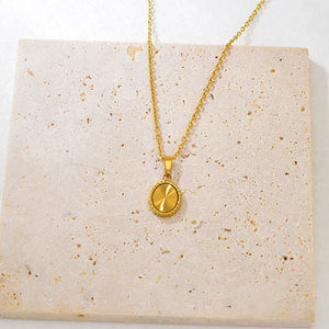 Elegante Collar con Colgante Ovalado para Mujer, Acero Inoxidable 304, Chapado en Oro, Accesorios con Forma de Corazón, No se Destiñe, Moda Moderna - Product Image 5