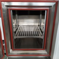 Cámara de Prueba de Temperatura Alta y Baja con Descarga Centralizada de Condensados para Entornos de Laboratorio Limpios