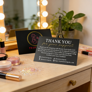 Tarjetas de Visita de 300 g/m² con Estampado Dorado Mate para Cosméticos y Redes Sociales, para Pequeñas Empresas - Product Image 4