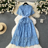 Robe en dentelle creuse brodée française personnalisée à volants robe mi-longue à manches courtes avec ceinture