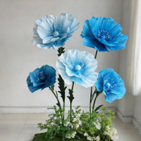 Fleurs artificielles géantes en mousse EVA bleue avec base sur poteau pour mariages, Noël, événements de remise de diplômes - Présentoir respectueux de l'environnement