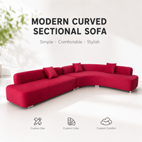 Canapé sectionnel circulaire moderne rouge avec base dorée, canapé incurvé capitonné à cannelures pour hall d'hôtel, bar, club de luxe