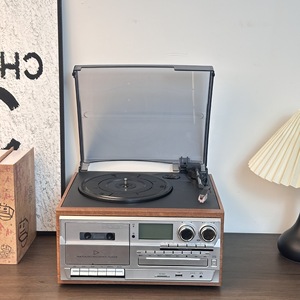 Tocadiscos Portátil Retro Multifunción con Radio FM AM para Uso en Casa y Auto, Ranura para Tarjeta USB/SD, Material de Madera - Product Image 3