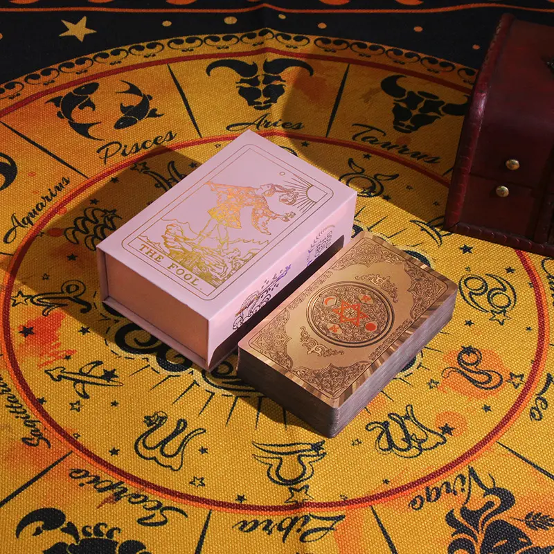 Rose Gold Tarot Cards Gold Foil Color Printing Tarot Cards Plastic Pet Waterproof Tarot Cards With Guidebook Board Game