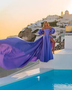 Robe longue fluide en satin violet avec manches bouffantes et fente haute, idéale pour séance photo coucher de soleil à Santorin – Collection Glamour pour Femme (Vente en gros B2B) - Product Image 6