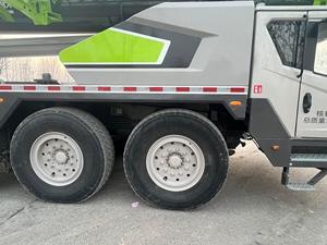 Grúa hidráulica sobre camión Zoomlion ZTC700H 70T usada de 2021 en venta: elevación fiable y piezas duraderas para construcción in situ - Product Image 3