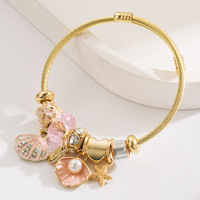 Bracelet manchette thème marin pour femme, pendentif coquillage coloré, perles facettées, bracelet souple, accessoire de vacances, fournisseur en gros