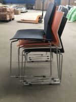 Chaise de bureau ergonomique en plastique avec siège en tissu noir, design contemporain, empilable, pour la maison, le bureau et l'école