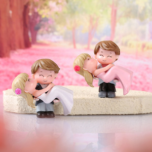 ตุ๊กตาคู่บ่าวสาวติดเค้กงานแต่งงาน รูปทรงกลม พลาสติก PVC สำหรับตกแต่งงานแต่งงาน - Product Image 1