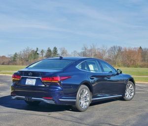 Auto USADO <span class=keywords><strong>Lexus</strong></span> <span class=keywords><strong>LS</strong></span> <span class=keywords><strong>500h</strong></span> Híbrido SEDÁN - Product Image 1
