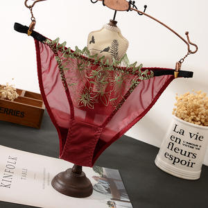 Perizoma Sexy da Donna in Cotone con Ricamo, Rete Trasparente e Pizzo, Mutandine a Vita Bassa con Motivo Floreale Traspirante - Product Image 5