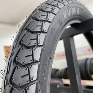ยางใหม่ KUMA K105R 2.75-17 TT/TL คุณภาพสูง โครงยางทนทาน อายุการใช้งานยาวนาน ทนทานต่อการสึกหรอ ใช้สำหรับรถส่งของ/รถขนส่งในเมือง - Product Image 1