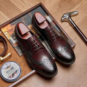 Zapatos Brogue Hechos a Mano de Cuero Genuino, Personalizados y a la Moda, Estilo Retro Otoñal, Lujosos y Profesionales para Hombre, Resistentes al Agua - Product Image 1