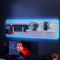 Panneau mural en PP élégant et résistant pour salles de jeux, accessoires variés pour une organisation de jeu unique en noir et blanc