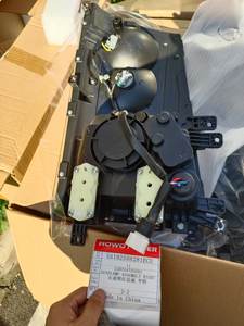 Lato sinistro e destro LG9704720001 LG9704720001 parti della cabina del camion - Product Image 3