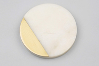 Meilleures ventes de sous-verres ronds faits à la main en marbre blanc de qualité supérieure avec des motifs en laiton classiques Approvisionnement dans le monde entier