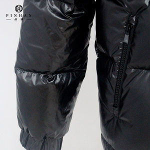 Chaquetas acolchadas populares de nailon negro brillante para <span class=keywords><strong>hombre</strong></span>, abrigo de burbujas acolchado personalizado para <span class=keywords><strong>hombre</strong></span>, abrigos hinchados con capucha para <span class=keywords><strong>hombre</strong></span> con bolsillos cuadrados - Product Image 5