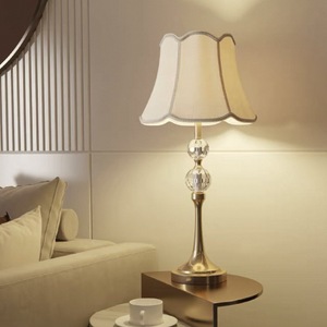 Lámpara de Mesa Moderna Minimalista de Estilo Americano, Acabado de Cobre y Cristal de Alta Gama, Elegante Diseño de Corazón, Luz Blanca Cálida Regulable - Product Image 6