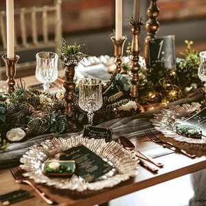 Platos de Servicio Acrílicos Dorados de 13 Pulgadas con Textura de Arrecife, Platos de Plástico Irrompibles para Cenas Formales y Decoración de Bodas - Product Image 6