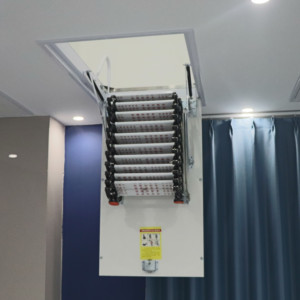 Escalera Telescópica Manual Plegable de Aleación para Ático, Modelo Henzs E-TM-01, Moderna, Portátil, Soporta 300 kg, 10 Peldaños - Product Image 5