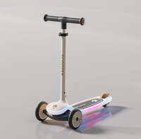 Trottinette moderne pour enfants avec corps en PP, roues en PU, hauteur réglable, lumières LED, siège inclus, frein arrière pour les enfants de 0 à 12 ans
