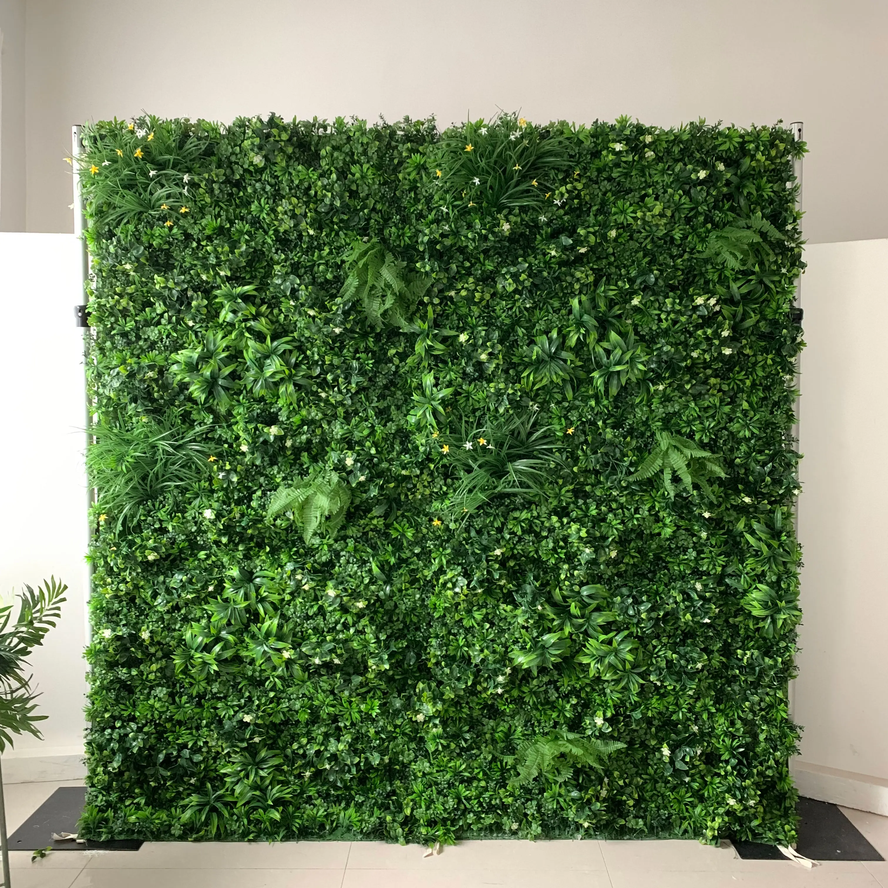 8ftx8ft Roll Up Grass Wall Decor Hot Sale Artificial Plant Wall High Quality Green Grass Backdrop Wall for Events Wedding Decor