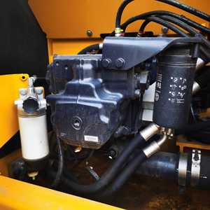 Excavatrices d'occasion Komatsu PC210LC à faible nombre d'heures | Excavatrice sur chenilles d'origine japonaise 20T pour l'exploitation minière et la construction, certifiée CE - Product Image 5