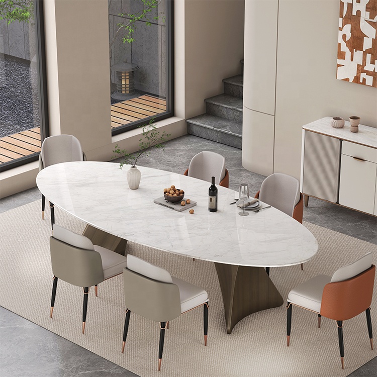 dinnig table set royal