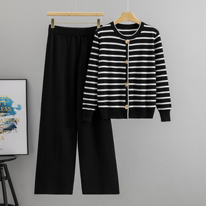 Ensemble de chandail en tricot pour femmes, cardigan rayé avec pantalon large, tenue décontractée tendance pour femmes - Product Image 3