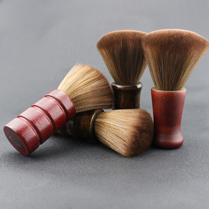 Brosse professionnelle pour barbier, à poils en fibres, manche en bois, pour nettoyer les cheveux coupés et les poils du cou - Product Image 3